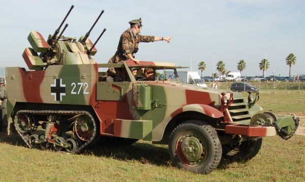 Half Track M-16